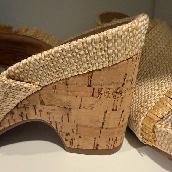 Beige Brand New Woven Heeled Mules. Never worn - Picture 4 of 8